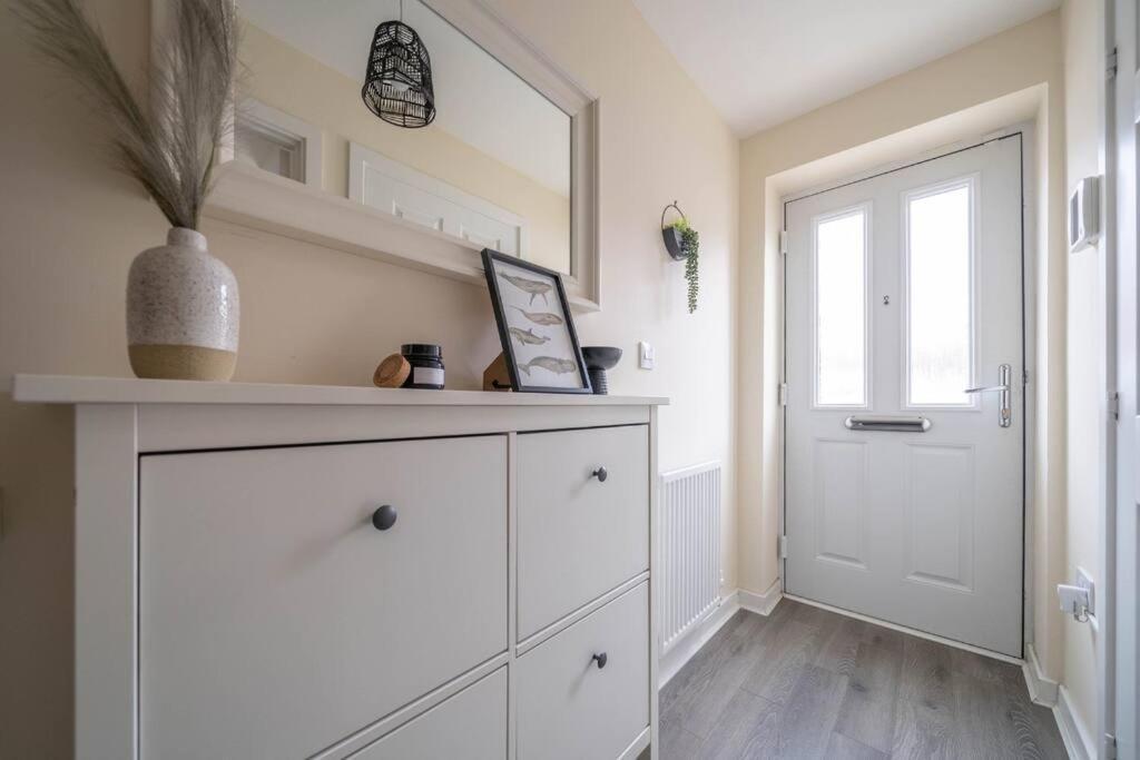 Апартаменты Good For Company Let 2-Bed In Coventry 2X Parking Экстерьер фото